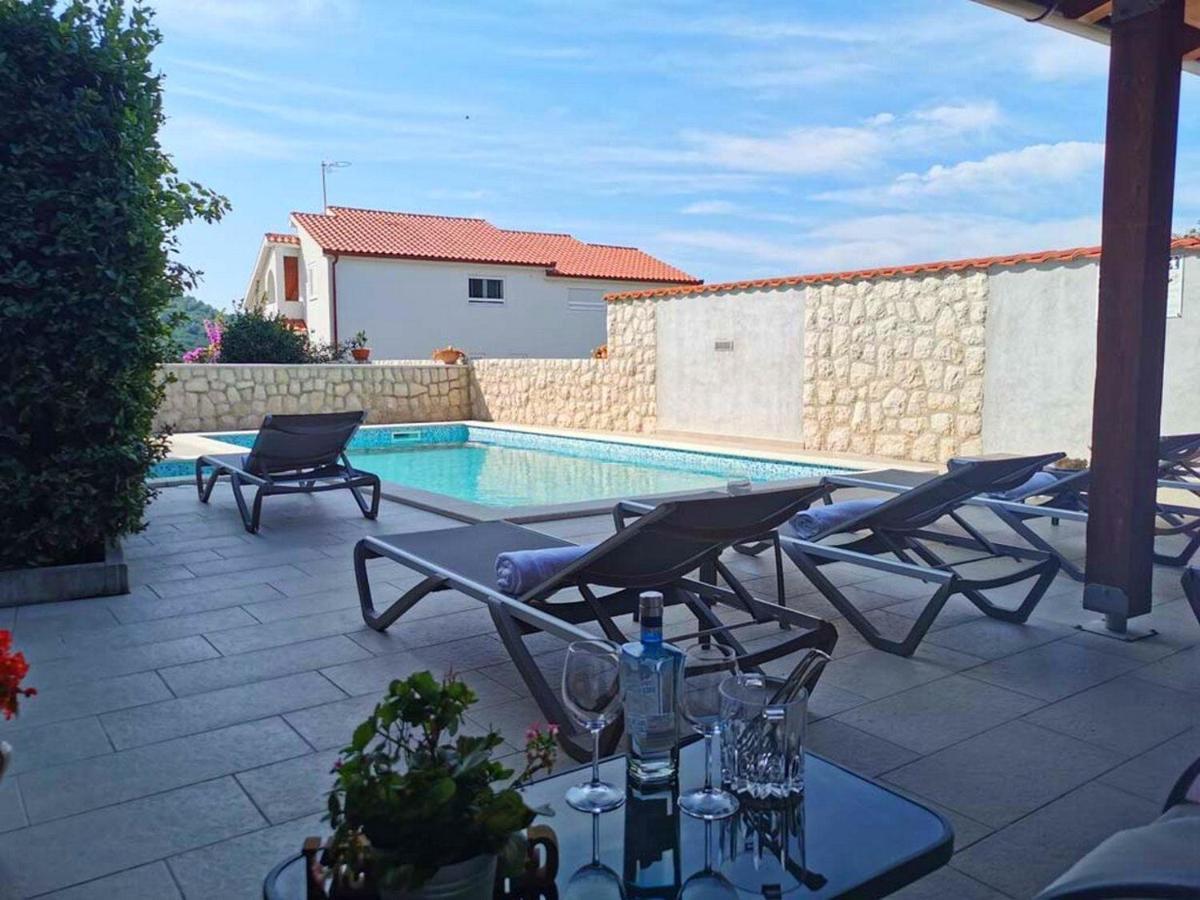 Apartments Miranda لوبار المظهر الخارجي الصورة