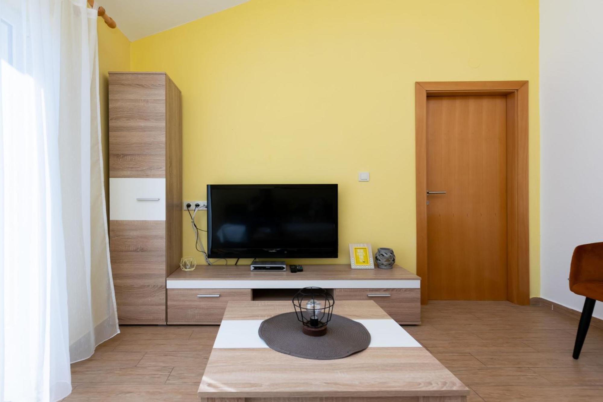 Apartments Miranda لوبار المظهر الخارجي الصورة